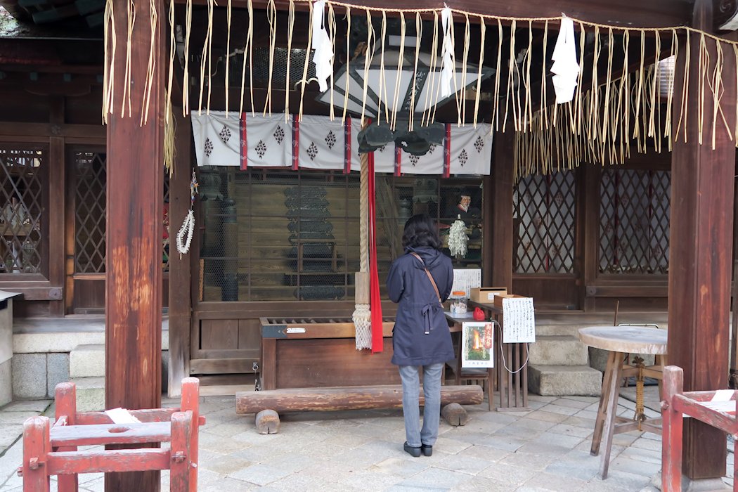 �����_��